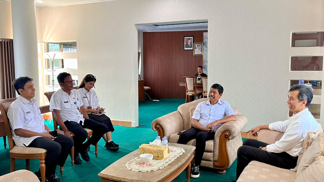 Wakil Bupati Kutai Barat Sambangi Dishub Kaltim, Diskusikan Layanan Transportasi Daerah