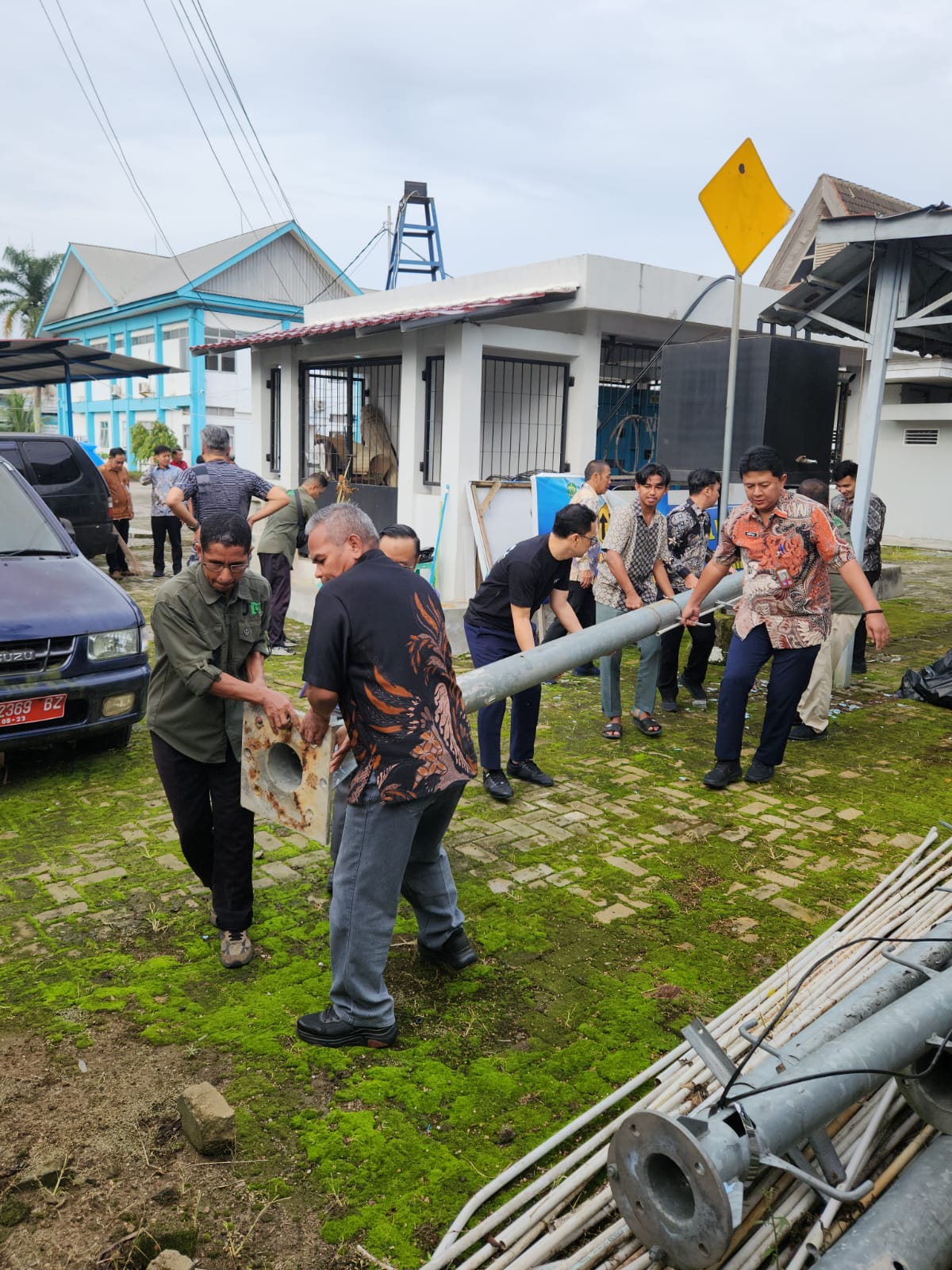 Kegiatan Korve Aksi Bersih Sampah Dishub Kaltim dalam Gerakan Indonesia ASRI — foto 9