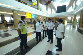 995 - Kunjungan Kerja Kadishub Ke Terminal Lempake dan  Bandara APT. Pranoto