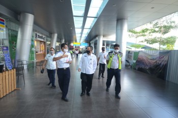 Kunjungan Kerja Kadishub Ke Terminal Lempake dan  Bandara APT. Pranoto